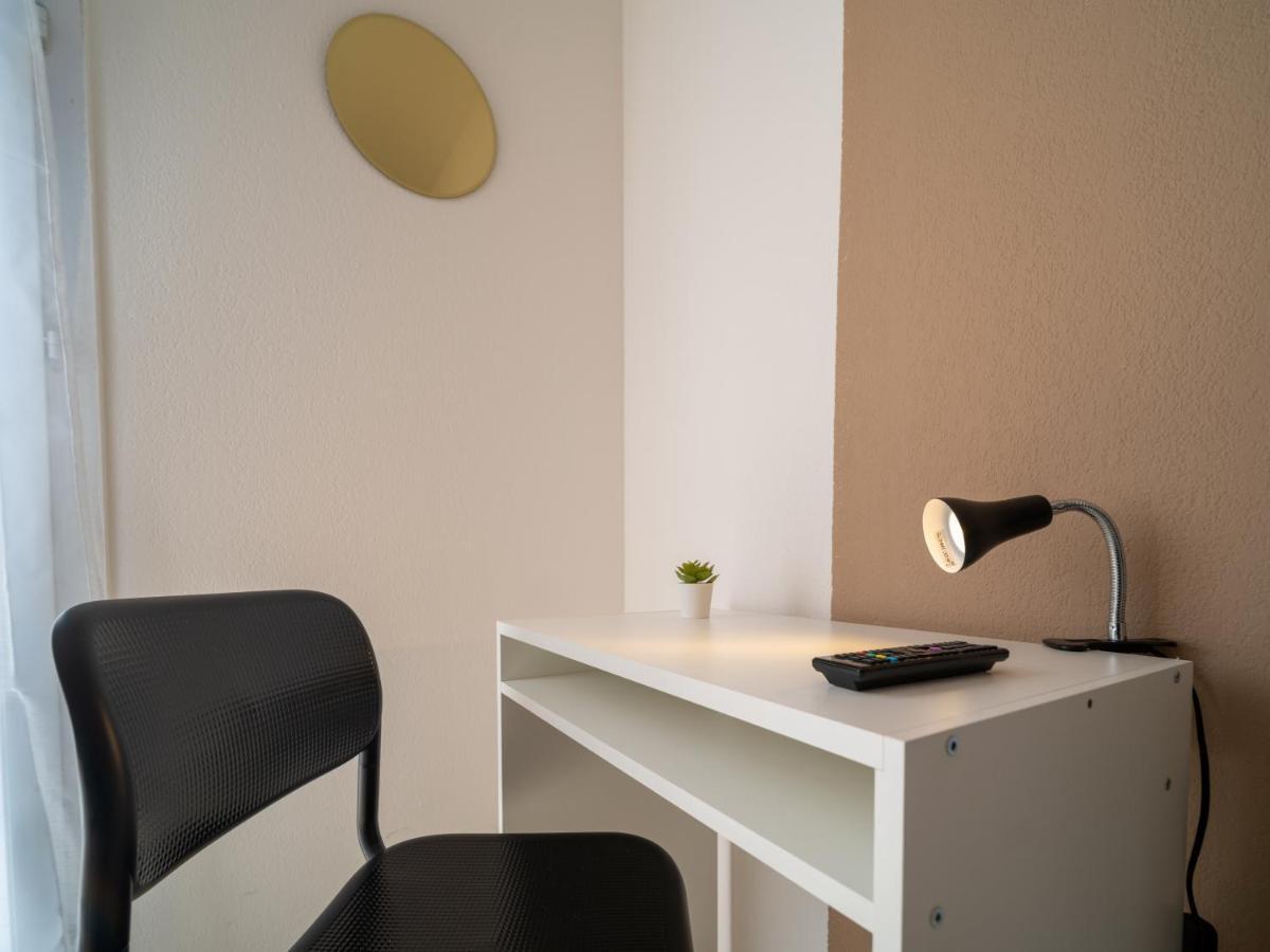 Appartement Climatise Avec Parking A 6Min A Pied De La Gare St Charles Marselha Exterior foto