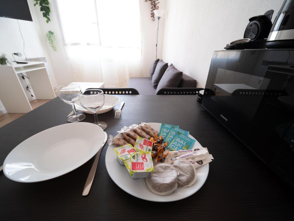 Appartement Climatise Avec Parking A 6Min A Pied De La Gare St Charles Marselha Exterior foto